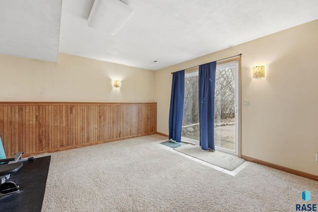 3916 S Sertoma Ave Avenue, Sioux Falls, SD 57106