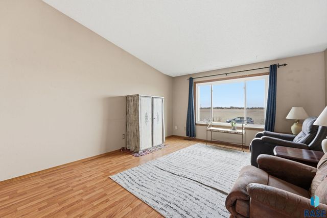 3916 S Sertoma Ave Avenue, Sioux Falls, SD 57106