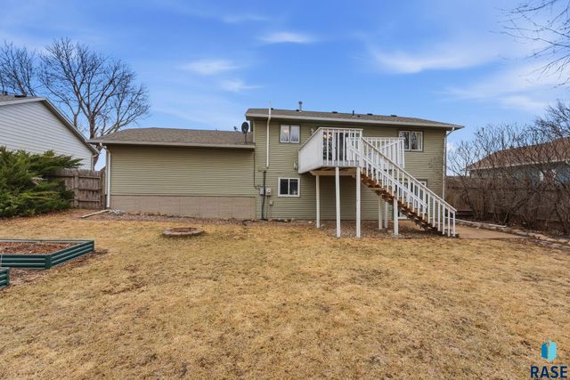 3916 S Sertoma Ave Avenue, Sioux Falls, SD 57106