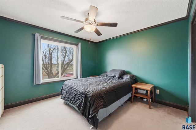 3916 S Sertoma Ave Avenue, Sioux Falls, SD 57106