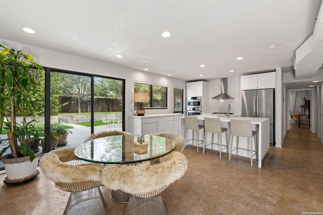 501 THELMA DR, Olmos Park, TX 78212