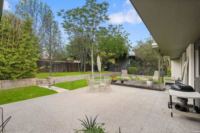 501 THELMA DR, Olmos Park, TX 78212