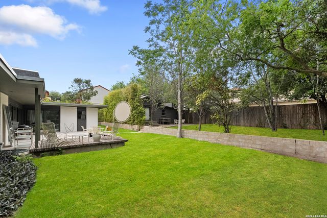 501 THELMA DR, Olmos Park, TX 78212