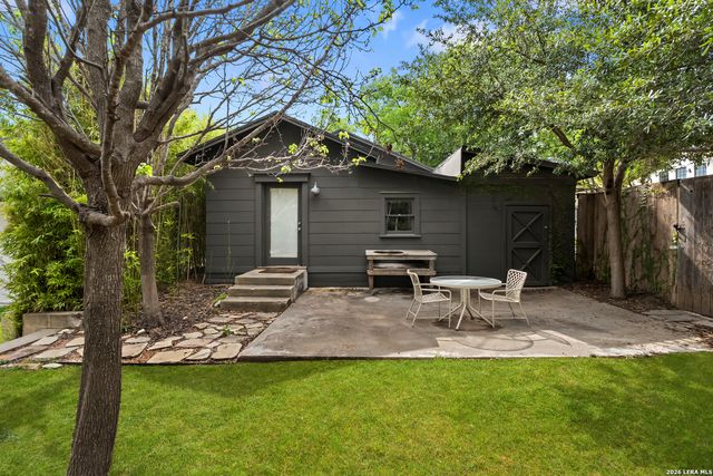 501 THELMA DR, Olmos Park, TX 78212