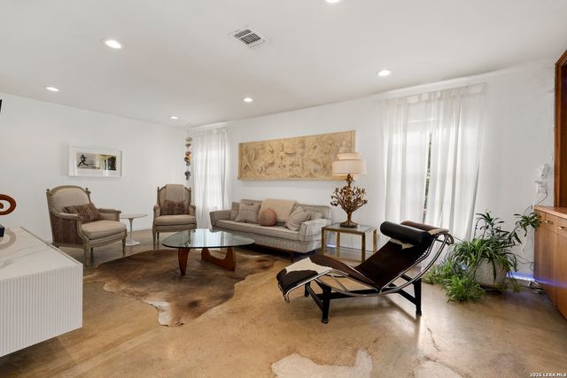 501 THELMA DR, Olmos Park, TX 78212