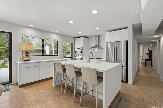 501 THELMA DR, Olmos Park, TX 78212