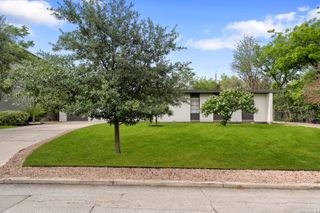 501 THELMA DR, Olmos Park, TX 78212