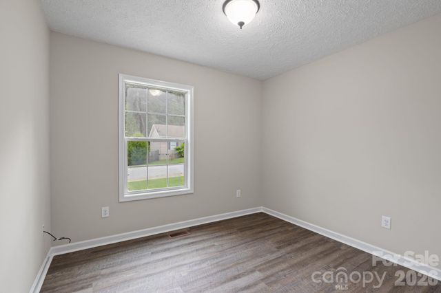 78 W Newberry Drive, Fletcher, NC 28732