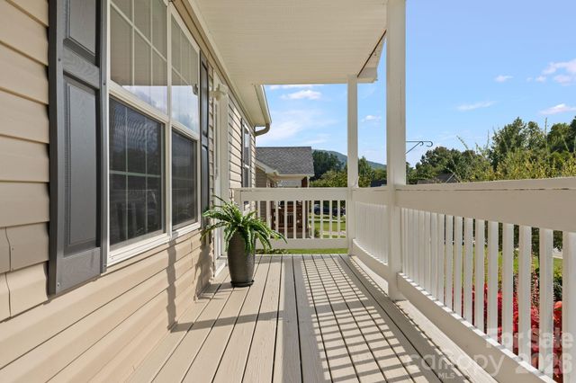 78 W Newberry Drive, Fletcher, NC 28732
