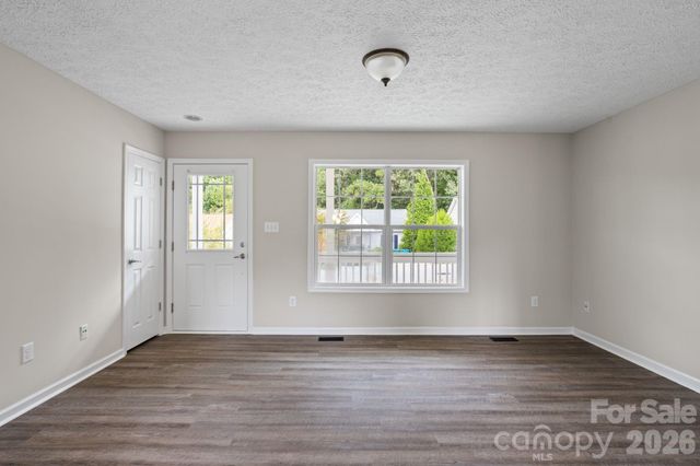 78 W Newberry Drive, Fletcher, NC 28732