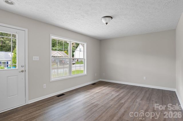 78 W Newberry Drive, Fletcher, NC 28732