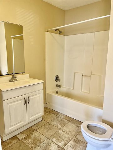 2025 De Hoop Avenue, Wyoming, MI 49509