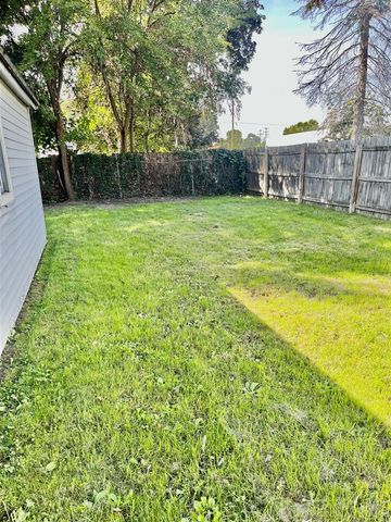 2025 De Hoop Avenue, Wyoming, MI 49509