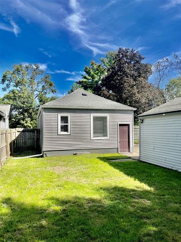 2025 De Hoop Avenue, Wyoming, MI 49509