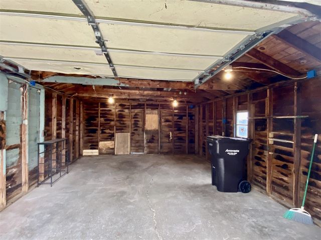 2025 De Hoop Avenue, Wyoming, MI 49509