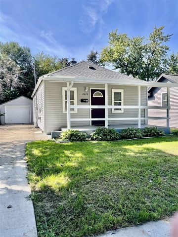 2025 De Hoop Avenue, Wyoming, MI 49509