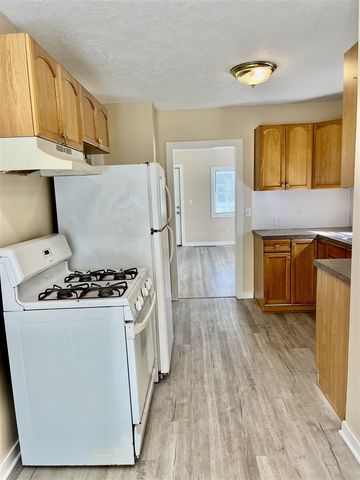 2025 De Hoop Avenue, Wyoming, MI 49509