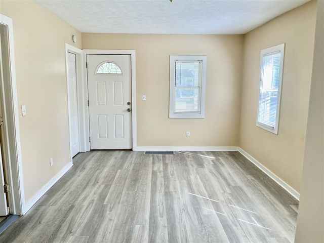 2025 De Hoop Avenue, Wyoming, MI 49509