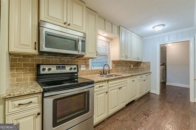 6652 Ridge Road, Hiram, GA 30141