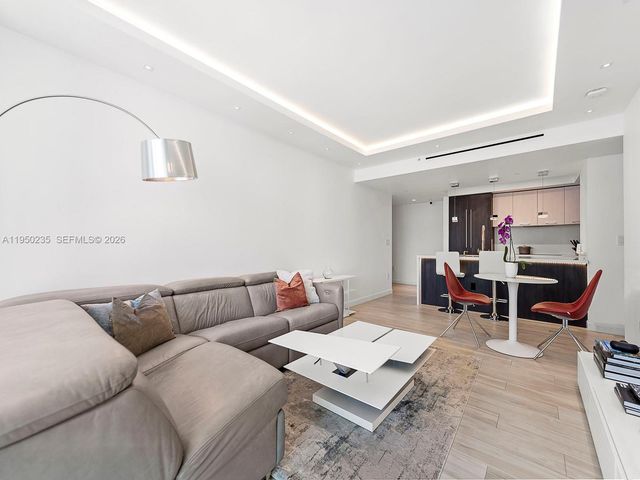 500 Brickell Ave 2203, Miami, FL 33131