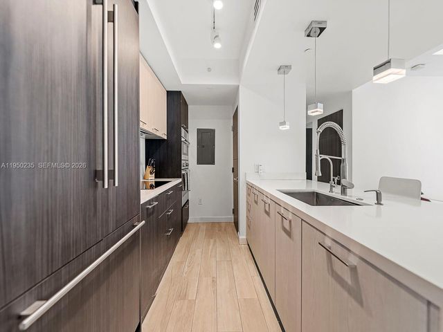 500 Brickell Ave 2203, Miami, FL 33131