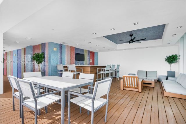 500 Brickell Ave 2203, Miami, FL 33131