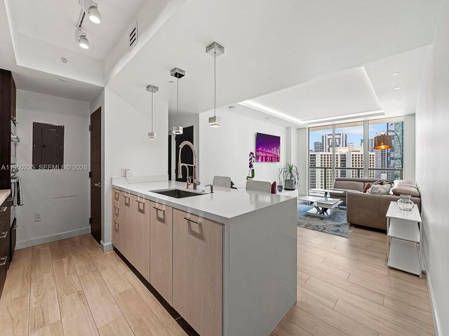 500 Brickell Ave 2203, Miami, FL 33131