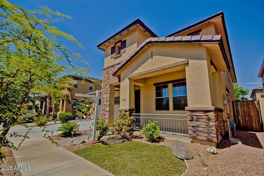 Image 2 of property listing at 3296 E OAKLAND Street, Gilbert, AZ 85295