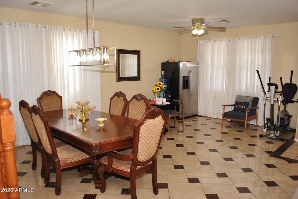 Image 5 of property listing at 3296 E OAKLAND Street, Gilbert, AZ 85295