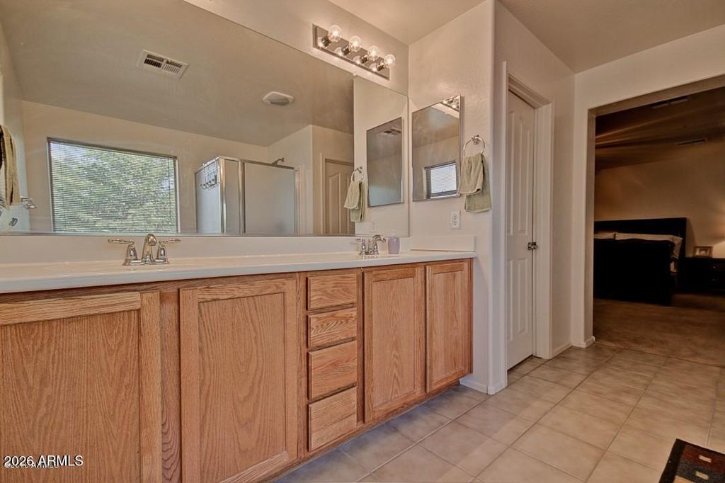 Image 9 of property listing at 3296 E OAKLAND Street, Gilbert, AZ 85295