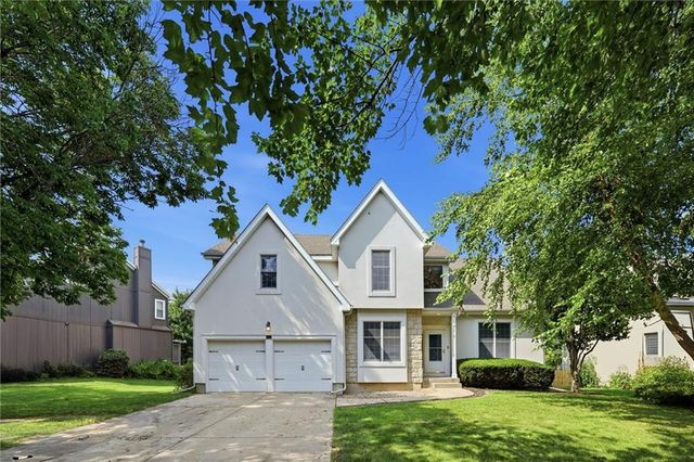 5216 W 158th Place, Overland Park, KS 66224