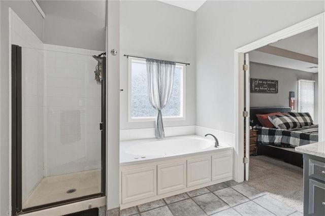 5216 W 158th Place, Overland Park, KS 66224
