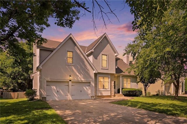 5216 W 158th Place, Overland Park, KS 66224