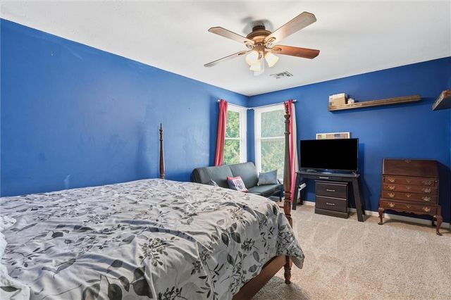 5216 W 158th Place, Overland Park, KS 66224