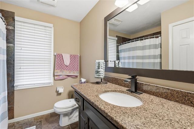 5216 W 158th Place, Overland Park, KS 66224