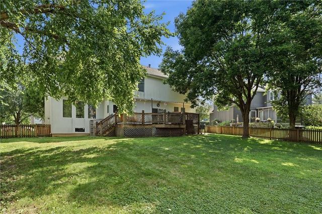 5216 W 158th Place, Overland Park, KS 66224