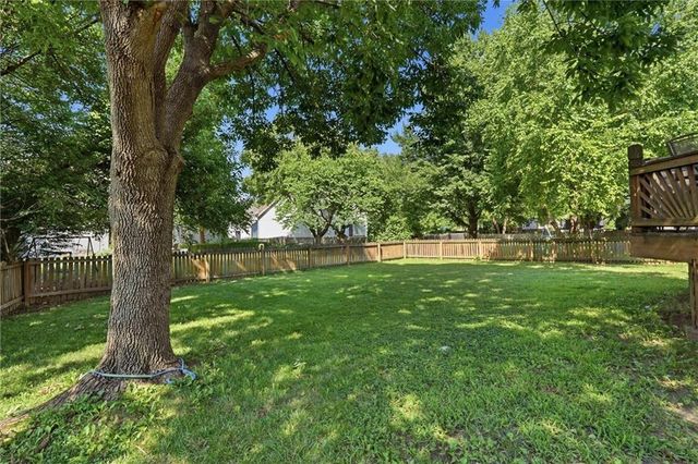 5216 W 158th Place, Overland Park, KS 66224