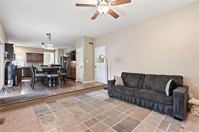 5216 W 158th Place, Overland Park, KS 66224