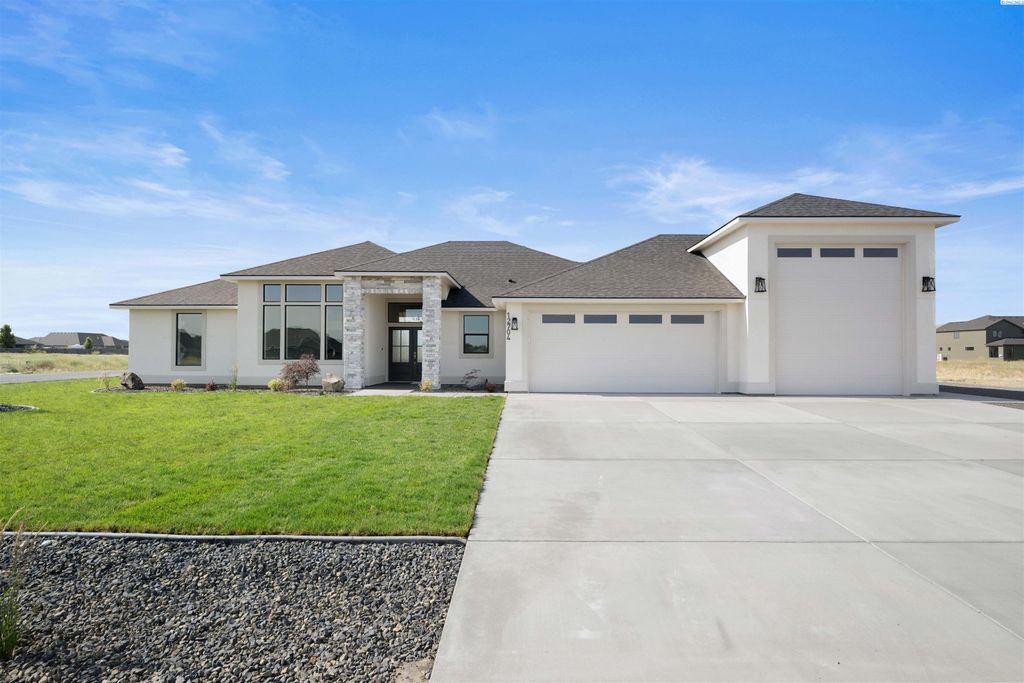 12704 Rock Creek Dr, Pasco, WA 99301
