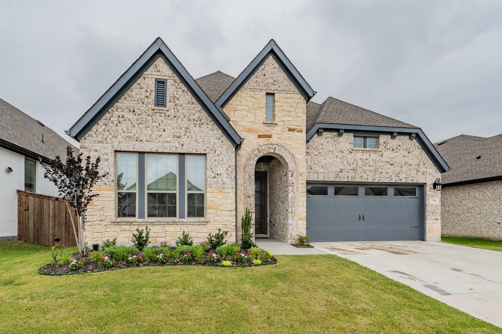 7716 Winterbloom Way, Fort Worth, TX 76123