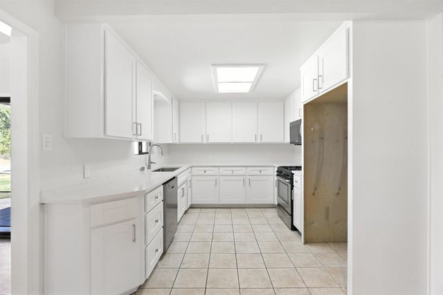 799 Lucas Rd, Lodi, CA 95242