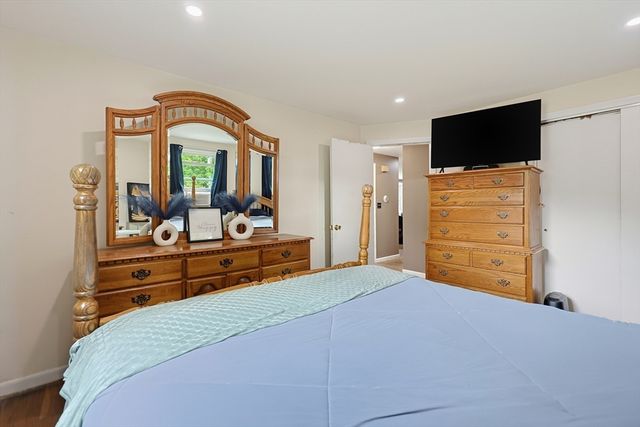 304 Primrose Hill Rd, Dracut, MA 01850