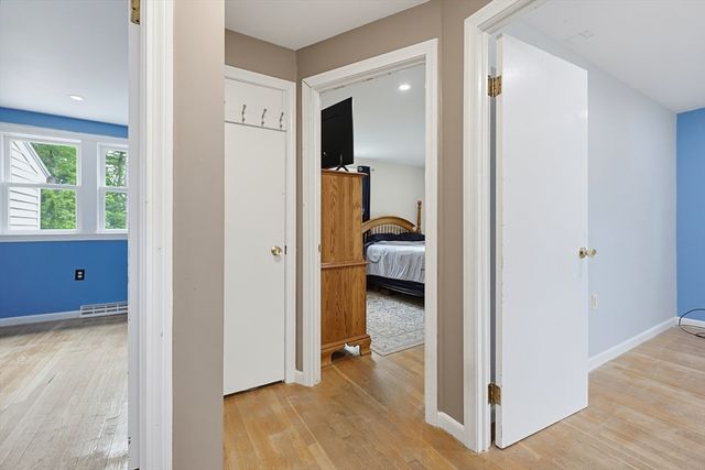 304 Primrose Hill Rd, Dracut, MA 01850