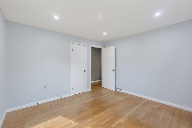 304 Primrose Hill Rd, Dracut, MA 01850