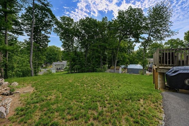 304 Primrose Hill Rd, Dracut, MA 01850