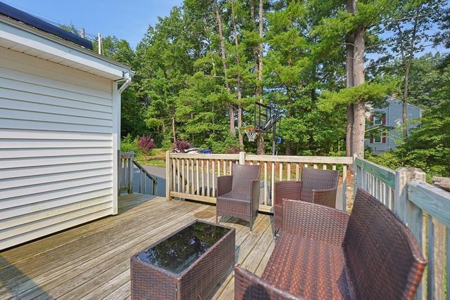 304 Primrose Hill Rd, Dracut, MA 01850