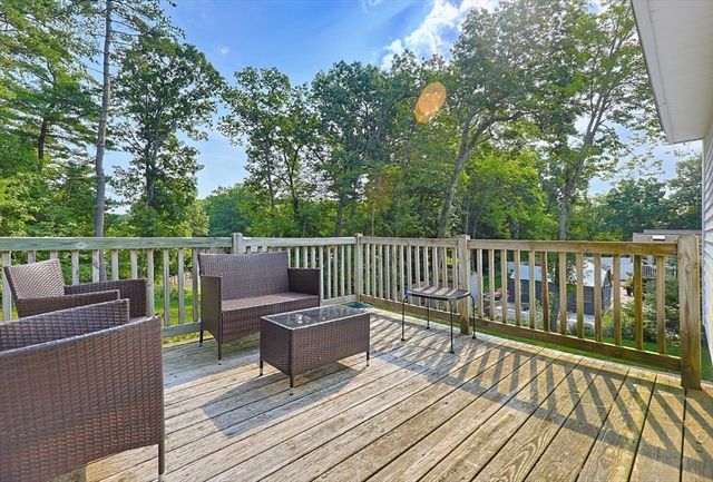 304 Primrose Hill Rd, Dracut, MA 01850