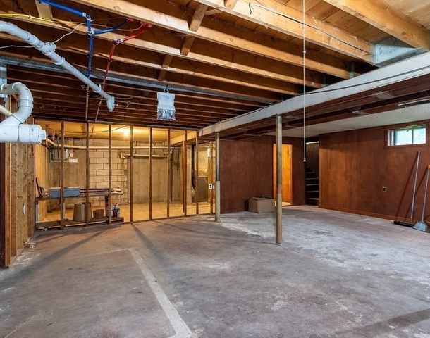 304 Primrose Hill Rd, Dracut, MA 01850