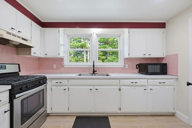 304 Primrose Hill Rd, Dracut, MA 01850