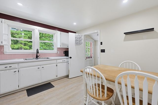 304 Primrose Hill Rd, Dracut, MA 01850